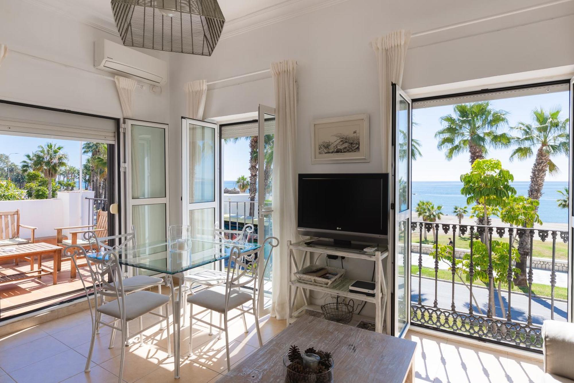 Apartamento Con Encanto En Primera Linea De Playa Малага Екстер'єр фото